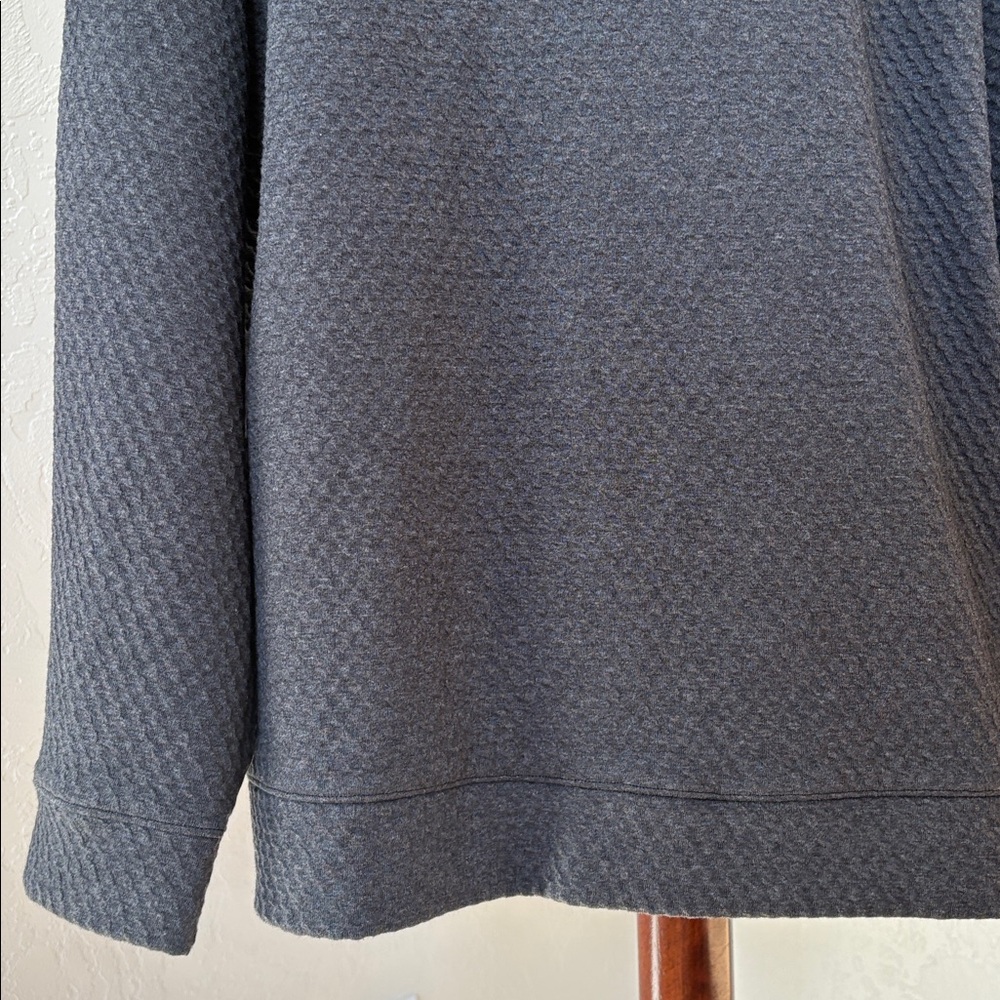 Men’s Lululemon textured mid weight hoodie. - Picture 6 of 15